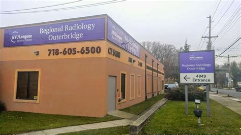 43 radiologists near Carteret, NJ. Dr. Stan Golin practices radiation oncology in Cranford, NJ. B. 