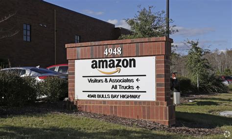 Amazon JAX5 is located at 4948 Bulls Bay Hwy, Jacksonville, FL 32219, United States and has 0,000 open jobs. What skills are required to work at Amazon JAX5 in 4948 Bulls Bay Hwy, Jacksonville, FL 32219, United States? There 0,000 open jobs at Amazon JAX5 that require , and skills. How can I contact the direct HR in the facility?. 