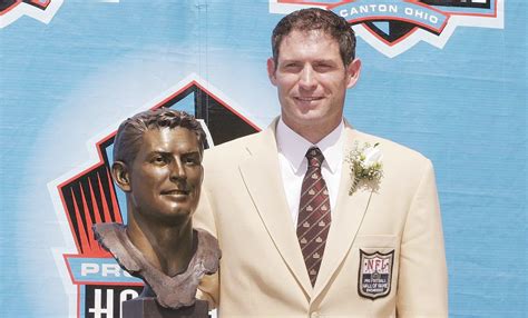 49ers Hall of Famer Steve Young to join Menlo School girls flag football coaching staff