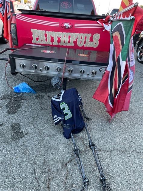 49ers investigating noose seen at tailgate ahead of Seahawks game