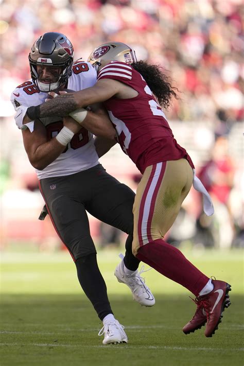 49ers safety Talanoa Hufanga will miss the rest of the season with a knee injury