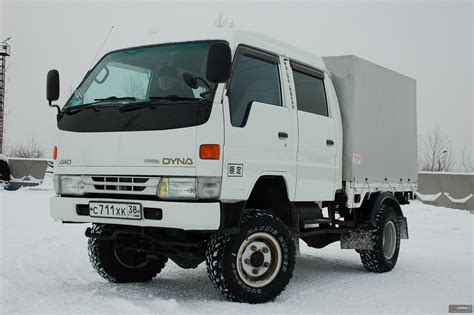 The Toyota Dyna is a medium-duty cab over truck for commercial use. In the Japanese market, the Dyna is sold alongside its twin called the Toyoace. The Toyoace was a renaming of the Toyopet SKB Truck as a result of a 1956 public competition with 200,000 entries. “Dyna” is short for dynamic.. 