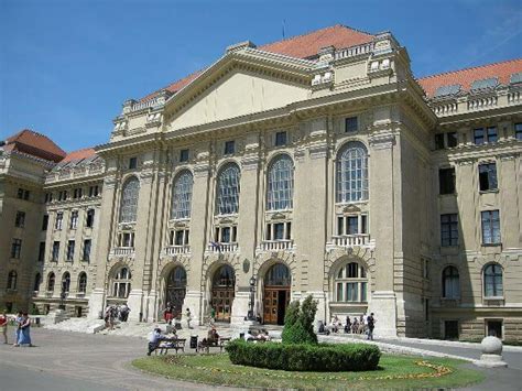 5 Best Hungarian Medical Universities for International …