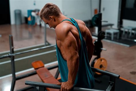 5 Best Machine Exercises to Get Visible Triceps