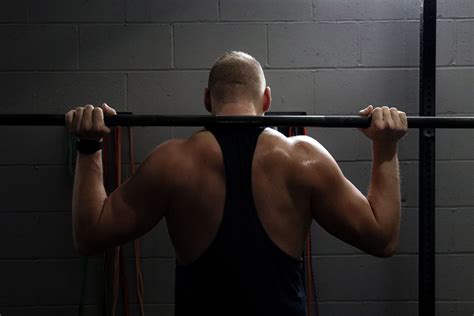 5 Best Shoulder Exercises for Men Using Barbell