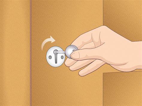 5 Cara untuk Mengunci Pintu - wikiHow - raincitystudios.com