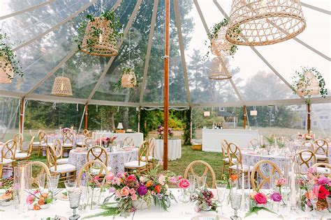 5 Easy Ways to Decorate Your Wedding Tent with Simplicity and Style