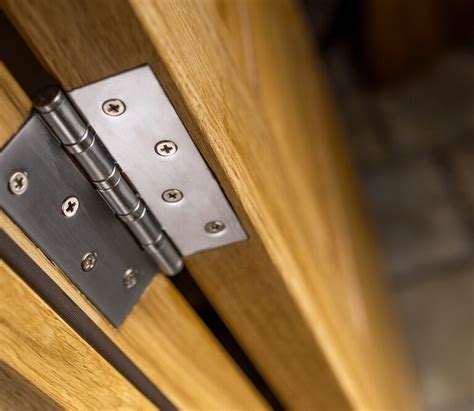 5 Easy Ways to Fix Squeaky Door Hinges With Simple