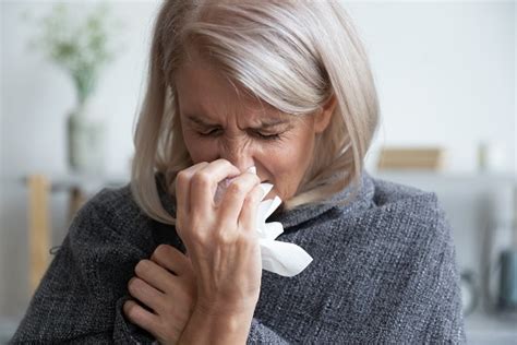 5 Reasons Older Adults Have Weak Immunity - Home …