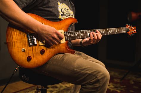 5 Reasons Why The SE 277 Should Be in Your Guitar Arsenal