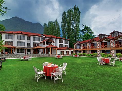 5 Star Hotels in Srinagar - Luxury Hotels in Srinagar Taj Hotels