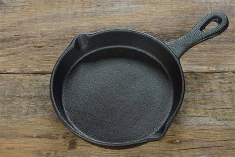 5 Top-Tested Cast-Iron Skillets 2025 - Good … - raincitystudios.com