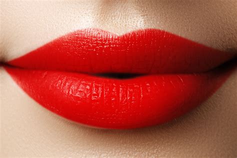 5 Tips for Creating a Bold and Colorful Lip Look