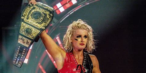 5 WWE Female Wrestlers (& Their AEW Counterpart) - MSN