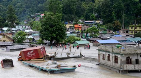 5 civilians killed and more than 20 Indian soldiers are missing after flash floods hit Sikkim state