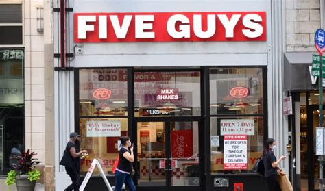 5 guys closing restaurants