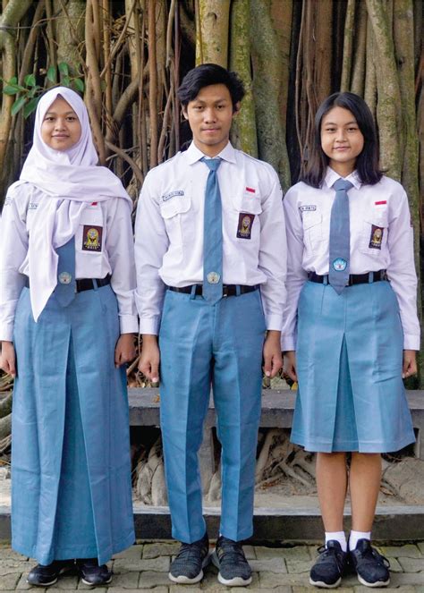 5 Hal Unik Tentang Seragam Sekolah Indonesia Pt Grosir Baju Seragam Sekolah Di Bandung - Grosir Baju Seragam Sekolah Di Bandung