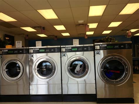 Laundromat 44313 Akron Valley Wash Fold Services Daily 8:30a to 9:30p Free Wifi 330.923.6303 1562 Akron Pen Rd. Clea Single Double Triple and 7 load