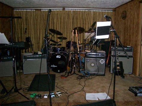 5 piece band + extremely small stage TalkBass.com