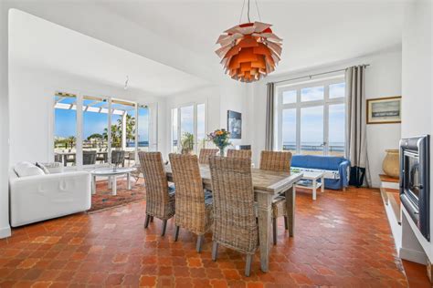 5 rum, 135 m&sup2; p&aring; Solgl&auml;ntans v&auml;g 4 v&auml;rderas till 4 900 000 kr