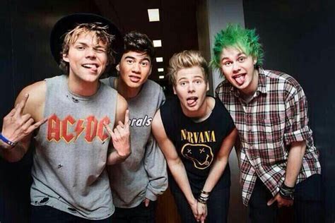 5 Seconds Of Summer Hey Montemos Un Grupo 5 Secon
