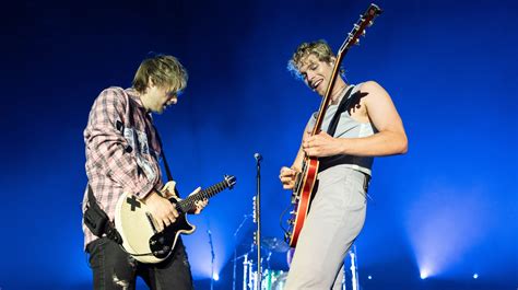 5 Seconds Of Summer Live And Loud The Ultimate On Tour Fanbook