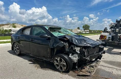 5 teens killed when car crashes into Florida retention pond