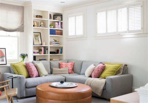 5 ideas geniales para aprovechar el hueco detrás del sofá