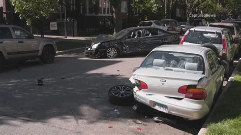 5-year-old pedestrian hospitalized after Irving Park car crash, driver in custody