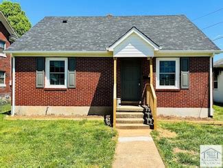 500 forest st martinsville va.  MLS# 906987.  Martinsville Police officers respon...