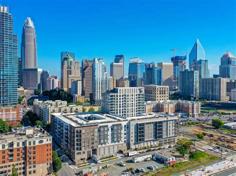 500 west trade. Location: Charlotte, NC, United States. A 14-story residential tower is being erect in downtown Charlotte at 500 West Trade, will redefine the city skyline, and deliver the … 