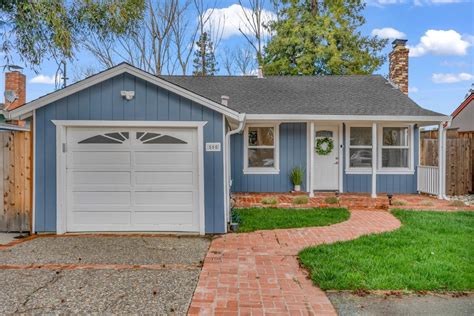 3 beds, 2 baths, 1408 sq. ft. house located at 2910 Alameda De Las Pulgas, SAN MATEO, CA 94403 sold for $2,000,000 on Apr 25, 2022. MLS# ML81883262. Charming San Mateo Home awaits you!.