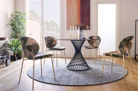 51 Pedestal Dining Tables that Offer Maximum …