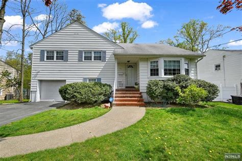 (NJMLS) 4 beds, 3 baths house located at 11 Ho