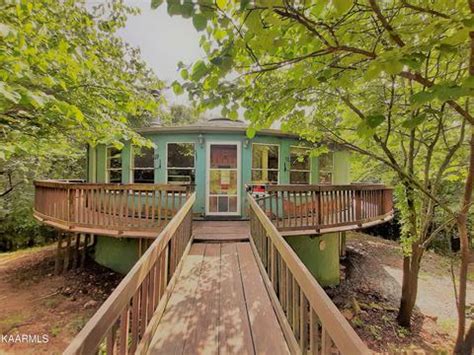 525 sourdough hollow road. Zillow has 38 photos of this $739,000 3 beds, 4 baths, 3,180 Square Feet single family home located at 525 Sourdough Hollow Rd, Kodak, TN 37764 built in 1997. MLS #1257744. 