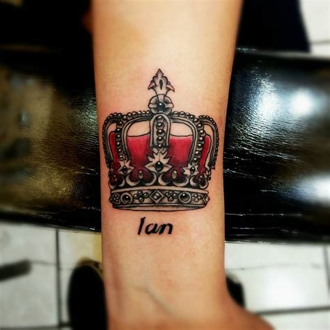 55 Best King And Queen Crown Tattoo - Designs & Meanings (2024)