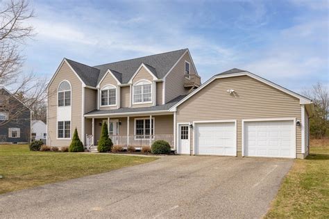 55 Danielle Lane, Dover, NH 03820 Four Seasons Sotheby