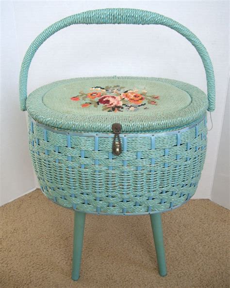 57 Vintage Sewing Baskets !!! ideas - Pinterest