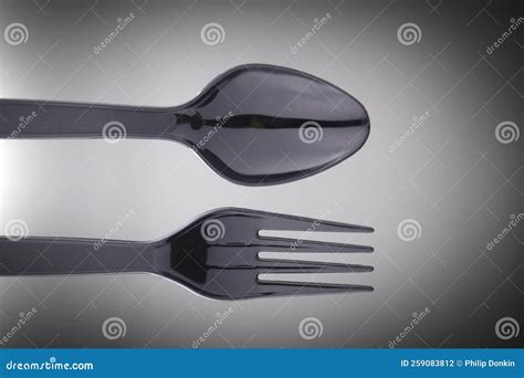 571 Spoons Black Reflection Stock Photos - Dreamstime