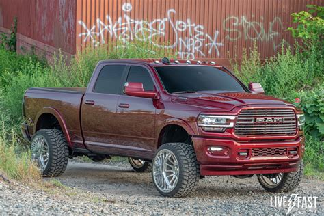 5th generation ram. The specifications of a 2015 Dodge Ram 1500 with a 5.7 liter HEMI engine include a towing capacity of approximately 10,650 pounds and a payload of 1,720 pounds. The 5.7 liter HEMI ... 