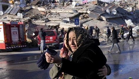 6 ŞUBAT DEPREMLERİNİN BİRİNCİ YILI - Afetzedeler "asrın felaketi" olarak nitelendirilen depremleri birer kelimeyle anlattı