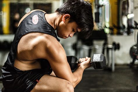 6 Best Weighted Workouts for Building Muscle