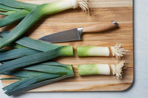 6 Leek Substitutes in Soup and Other Recipes with Uses