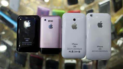 6 counterfeit iPhones from Chinese manufacturers