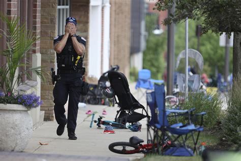 6 dead, 31 wounded in shooting at Chicago-area July 4 parade