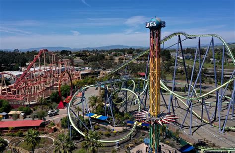 6 flags vallejo. Celebrate the season with joyful rides on park favorites that have been given a holiday twist. Launch into the New Year with a resolution to experience more thrills on Medusa and Batman: The Ride! Happening on select days through January 1. Six Flags Discovery Kingdom in Vallejo, California from 12pm - 7pm. Get Tickets. 