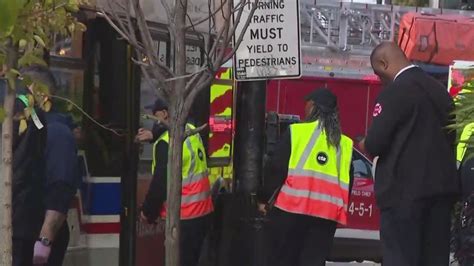 6 hospitalized after CTA bus veers off road, avoiding car on Near West Side