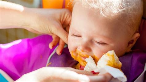 6 Makanan Untuk Anak Muntah Yang Sebaiknya Diberikan Madu Untuk Anak Muntah - Madu Untuk Anak Muntah