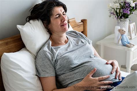 th?q=6 monat schwanger ziehen im unterleib