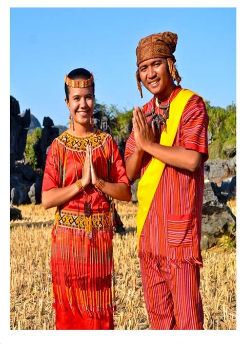 6 Pakaian Adat Toraja Nama Penjelasan Contoh Gambar Grosir Baju Adat Toraja Seragam Pernikahan - Grosir Baju Adat Toraja Seragam Pernikahan